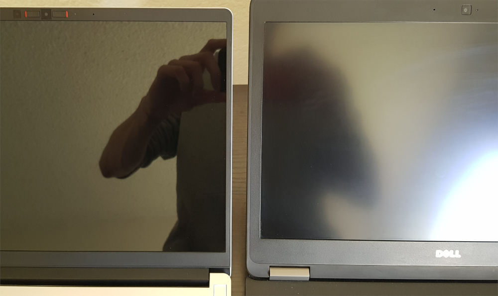 a comparison in screen glossiness between my Framework laptop and my Dell Latitude before it died